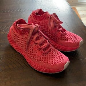 No Bull women’s knit runners 6 1/2